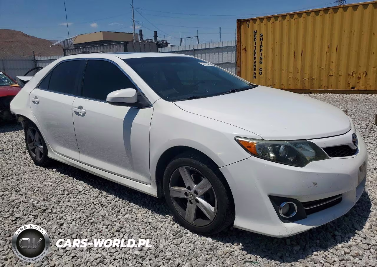 2013 Toyota Camry Se VIN:4T1BF1FK6DU647194 - 4