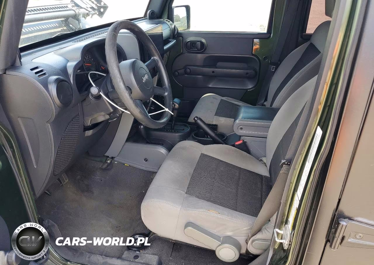 2009 Jeep Wrangler Unlimited X VIN:1J4GA39129L752913 - 7