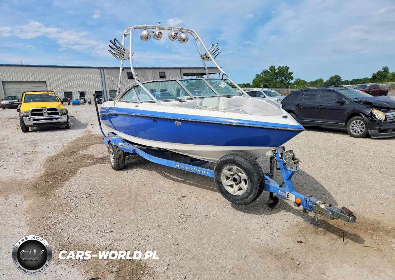 2004 Mastercraft Boat
