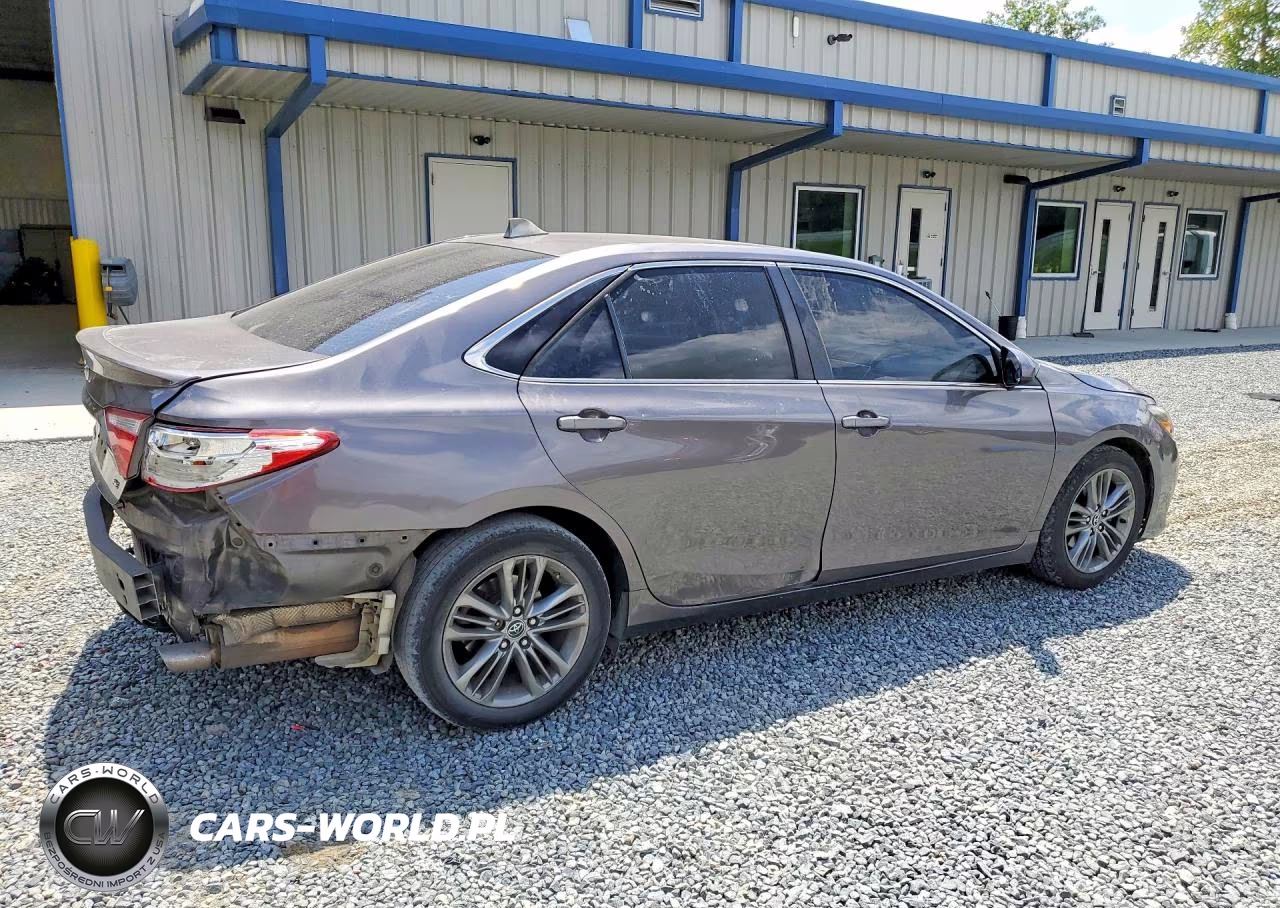 2015 Toyota Camry Se VIN:4T1BF1FKXFU074464 - 3