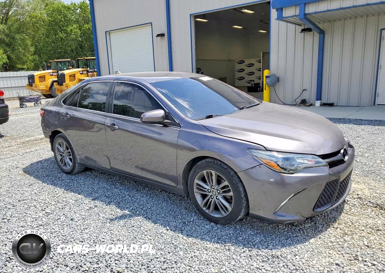 2015 Toyota Camry Se VIN:4T1BF1FKXFU074464 - 4