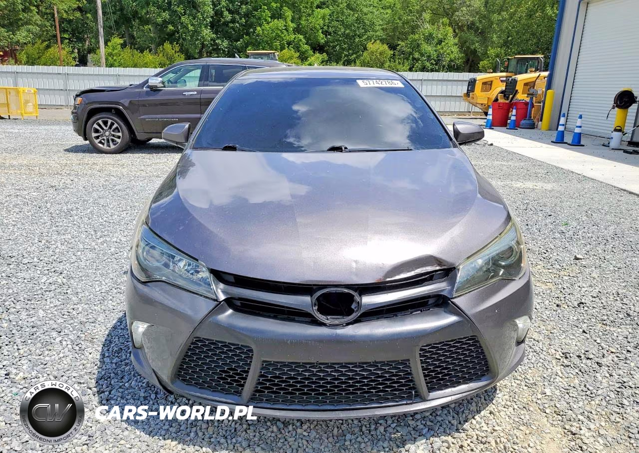2015 Toyota Camry Se VIN:4T1BF1FKXFU074464 - 5