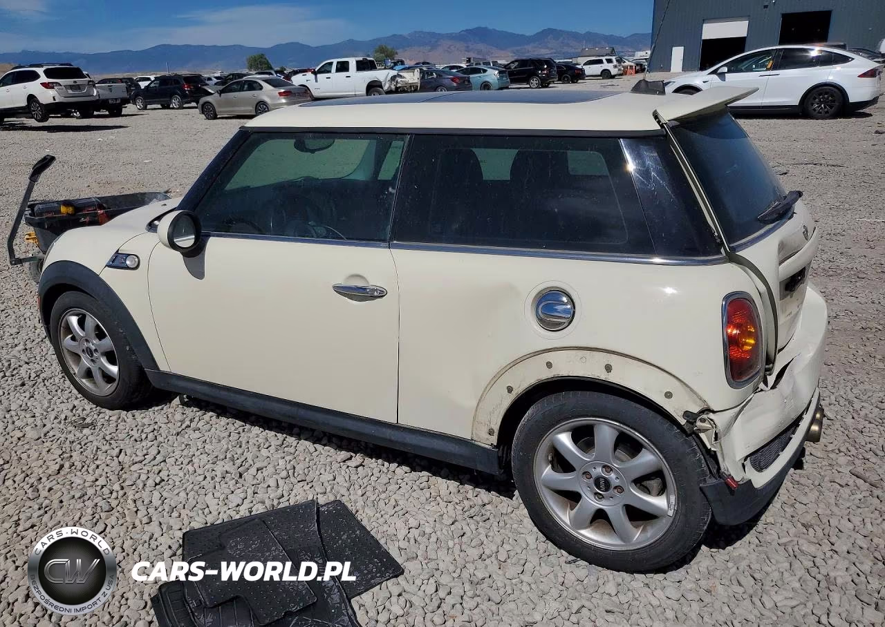 2009 Mini Cooper S VIN:WMWMF735X9TW85956 - 2