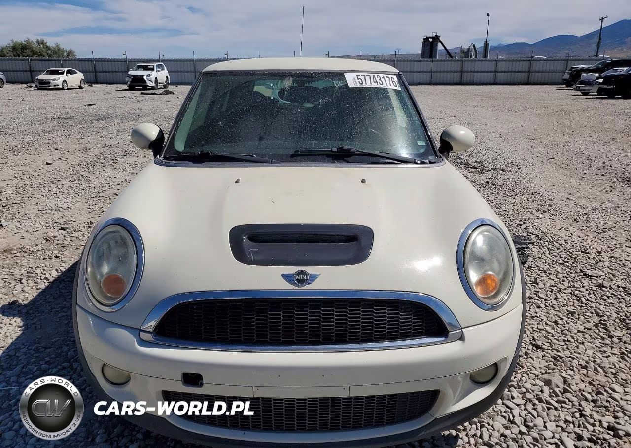 2009 Mini Cooper S VIN:WMWMF735X9TW85956 - 5