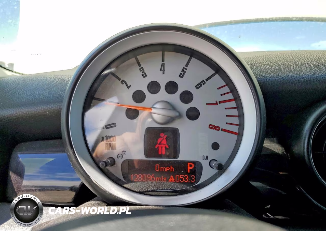 2009 Mini Cooper S VIN:WMWMF735X9TW85956 - 9