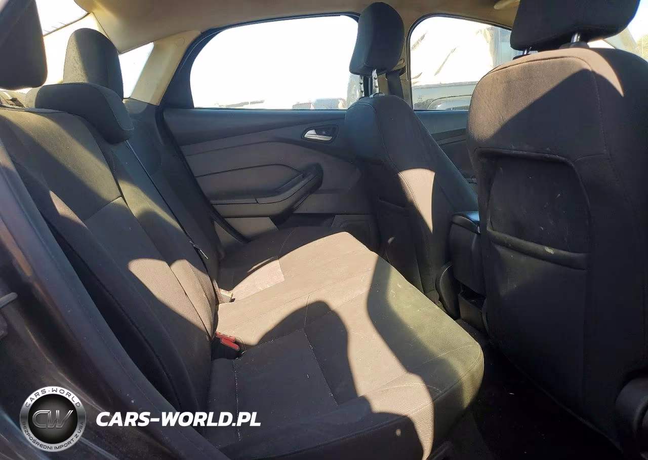 2015 Ford Focus Se VIN:1FADP3F25FL358103 - 10