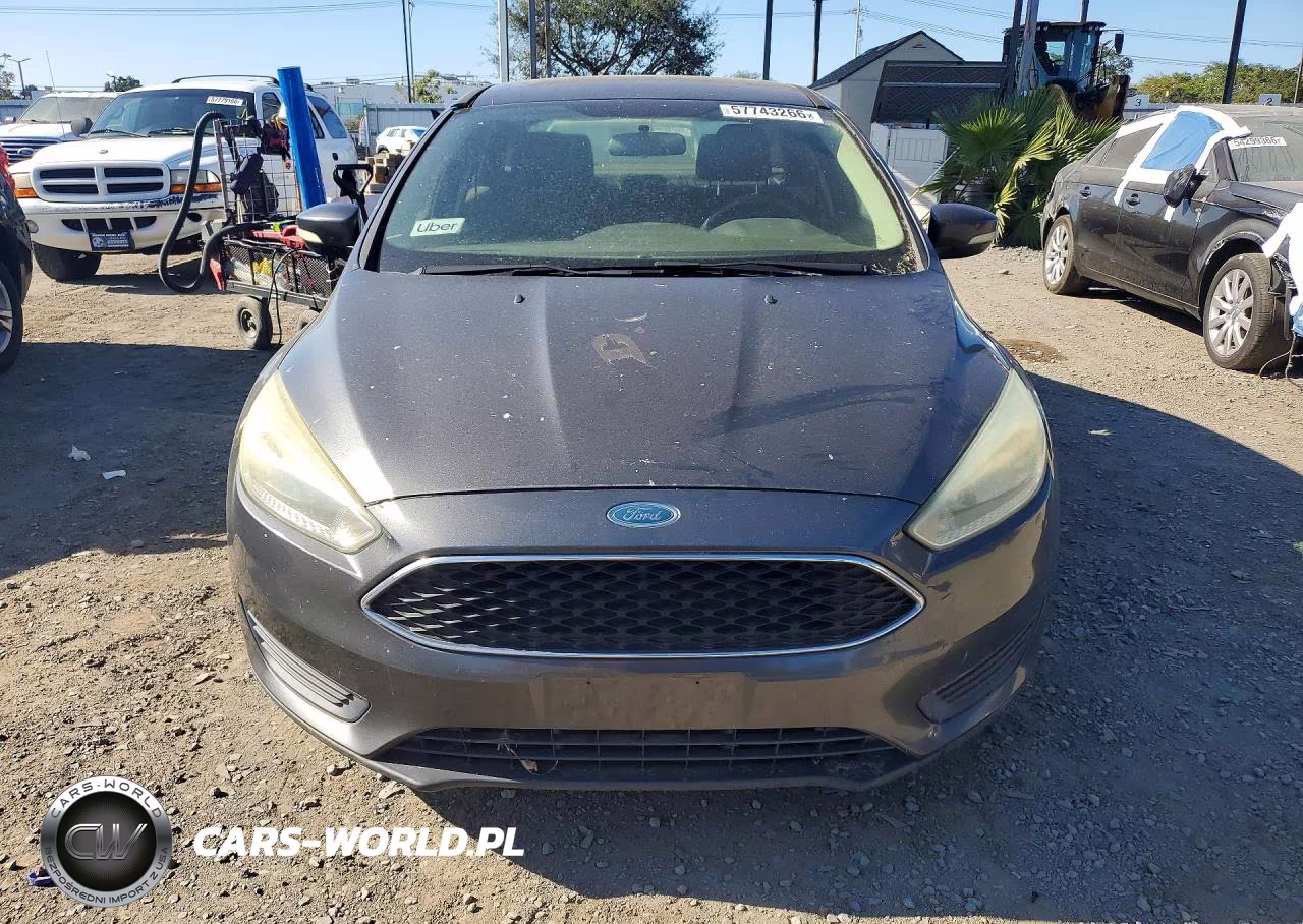 2015 Ford Focus Se VIN:1FADP3F25FL358103 - 5