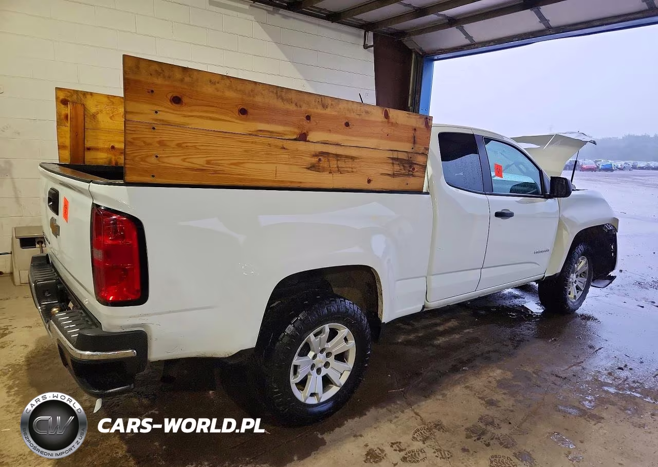 2017 Chevrolet Colorado VIN:1GCHSBEN4H1196575 - 3