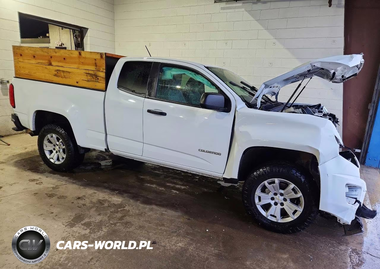 2017 Chevrolet Colorado VIN:1GCHSBEN4H1196575 - 4