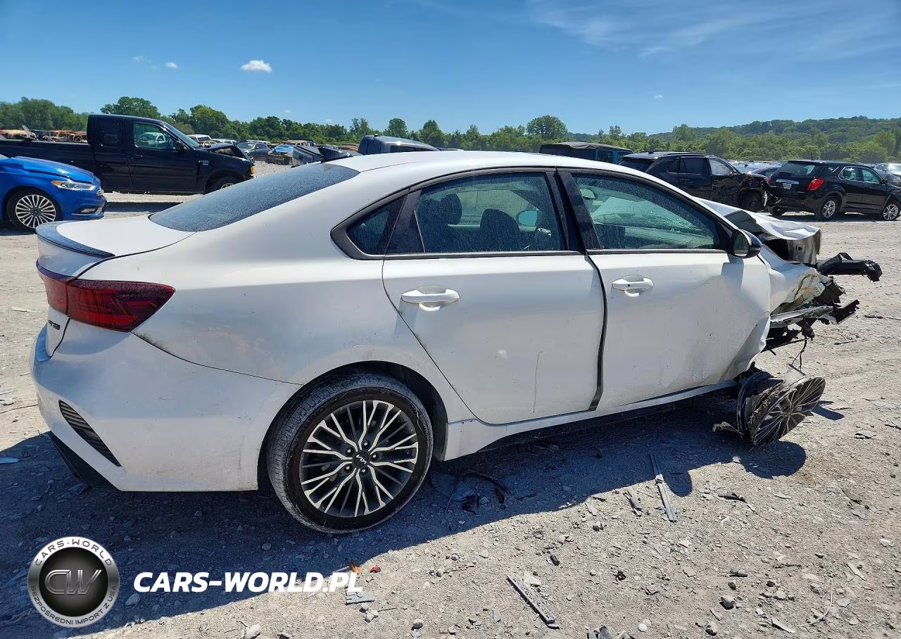 2024 Kia Forte Gt Line VIN:3KPF54AD9RE718235 - 3