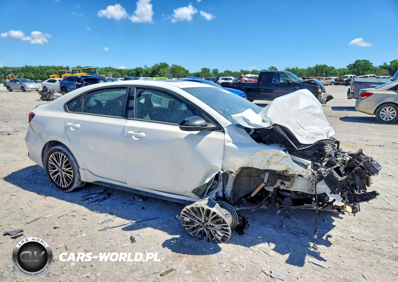2024 Kia Forte Gt Line VIN:3KPF54AD9RE718235 - 4