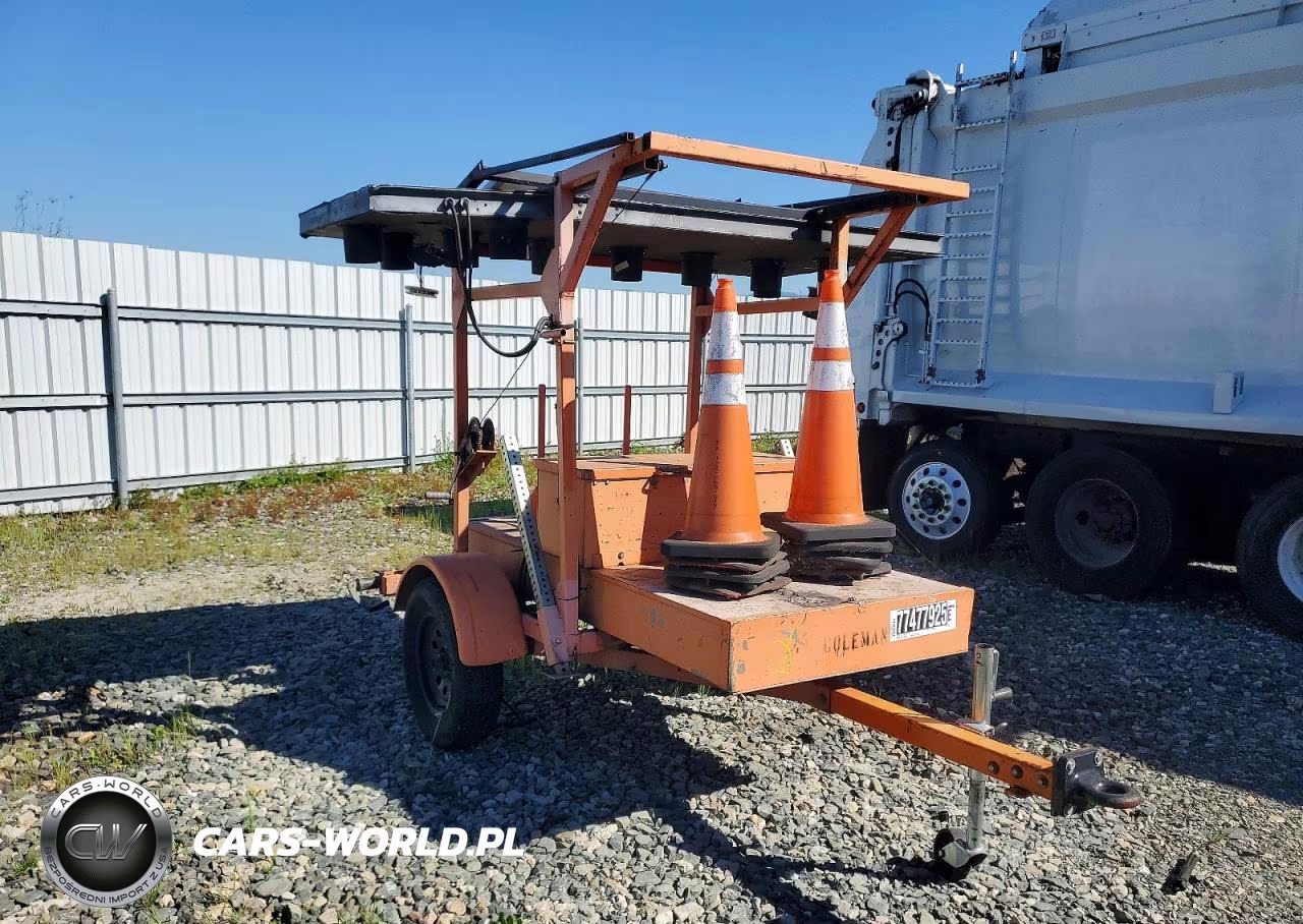2001 Tri-City Boat Dock Arrow Board Trailer – zdjęcie 1 z 10