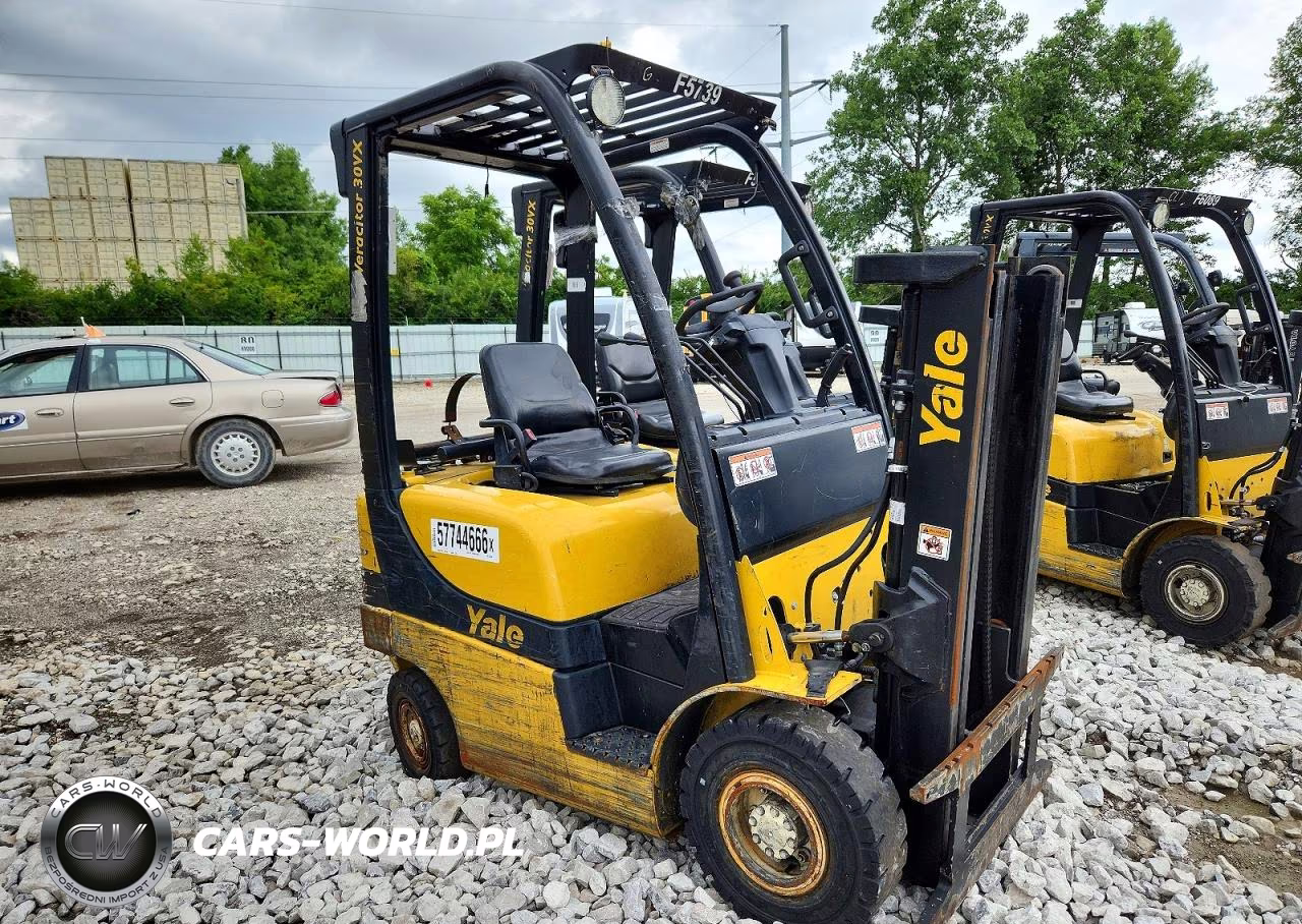 2017 Yale Glp030Vxnrasv062 Forklift