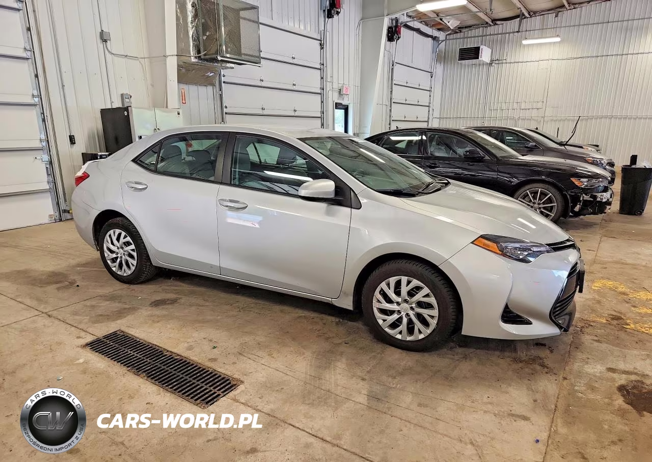 2017 Toyota Corolla Le VIN:2T1BURHE8HC909025 - 4