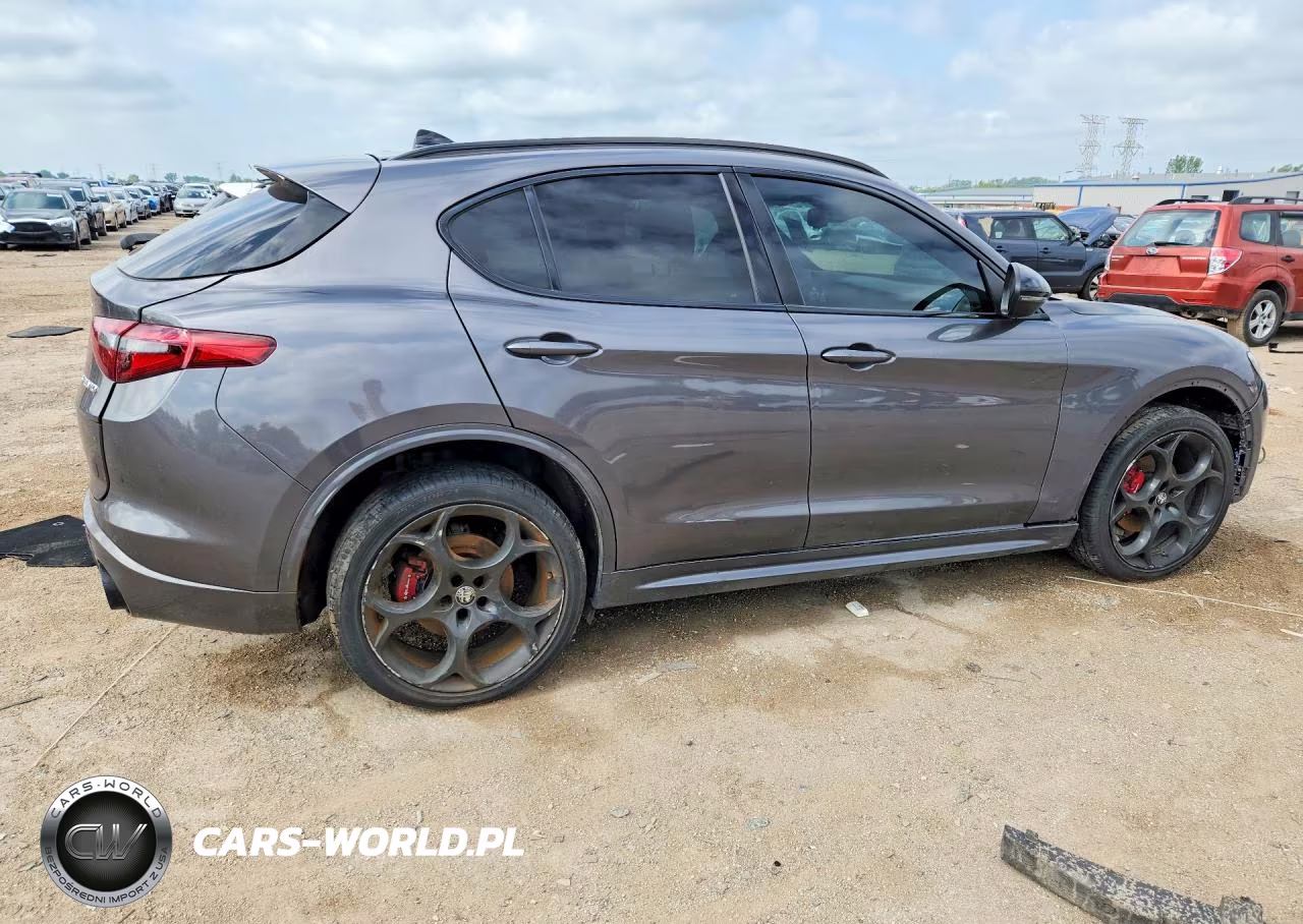 2022 Alfa Romeo Stelvio Ti-Ti Sport VIN:ZASPAKBN7N7D42339 - 3