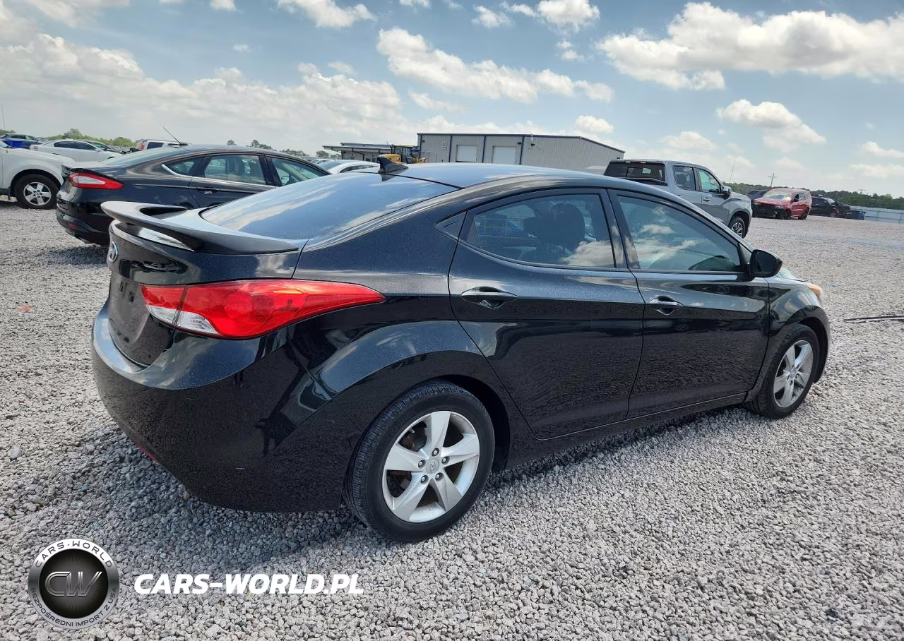 2013 Hyundai Elantra Gls VIN:5NPDH4AE3DH273941 - 3