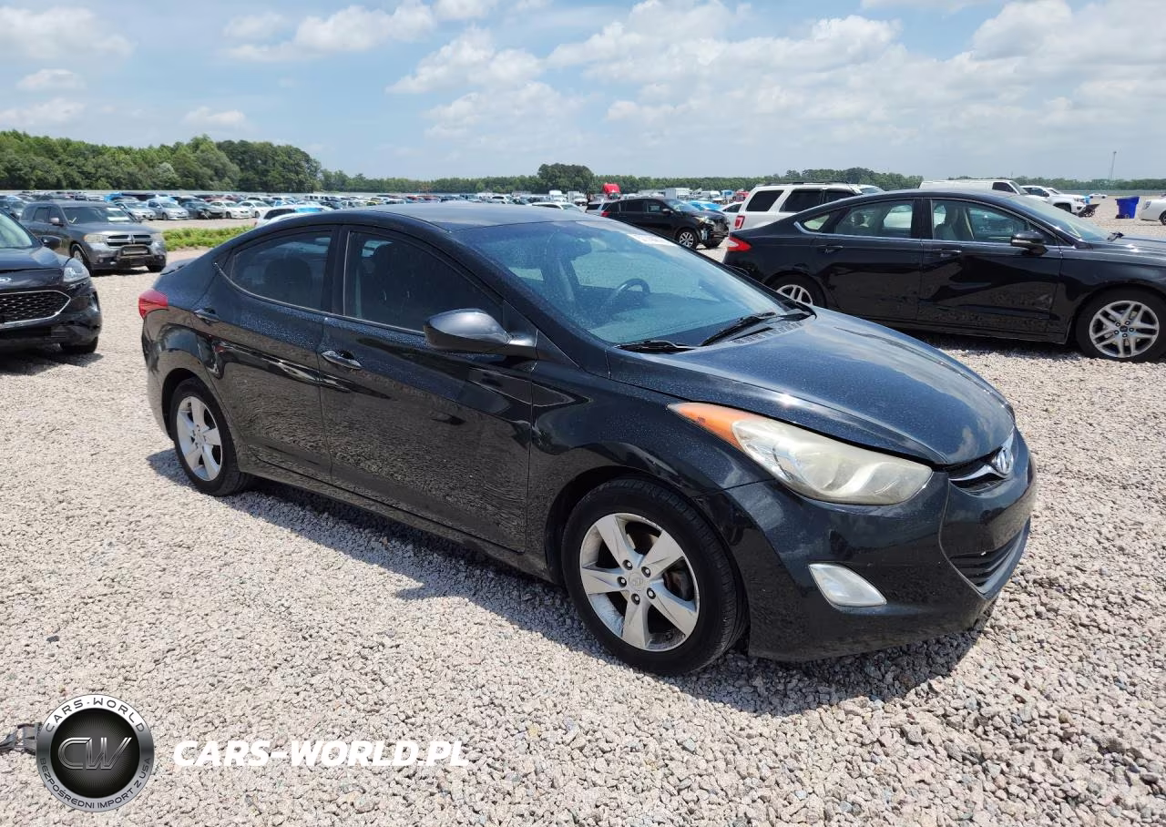 2013 Hyundai Elantra Gls VIN:5NPDH4AE3DH273941 - 4