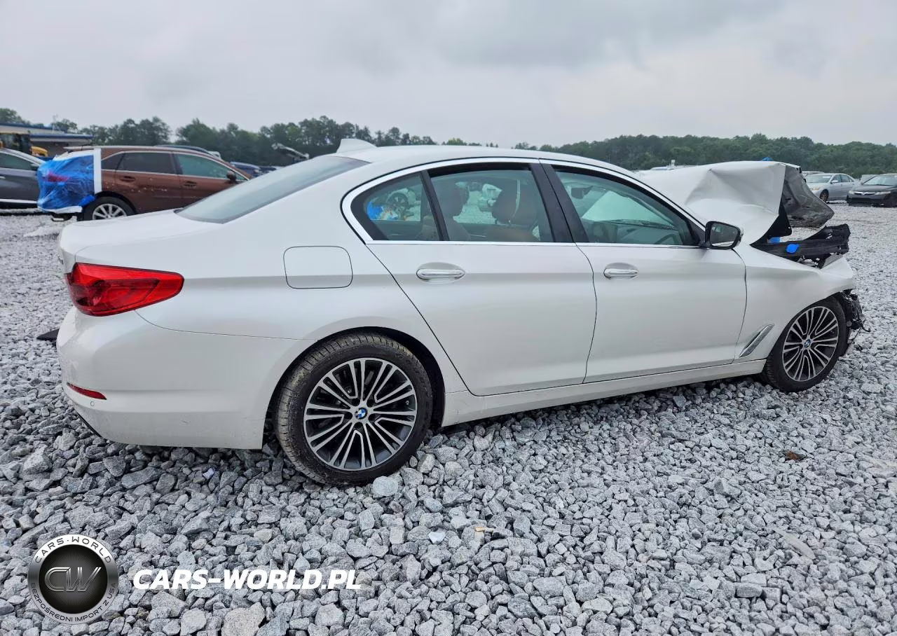 2018 BMW 540 I VIN:WBAJE5C54JWA94702 - 3