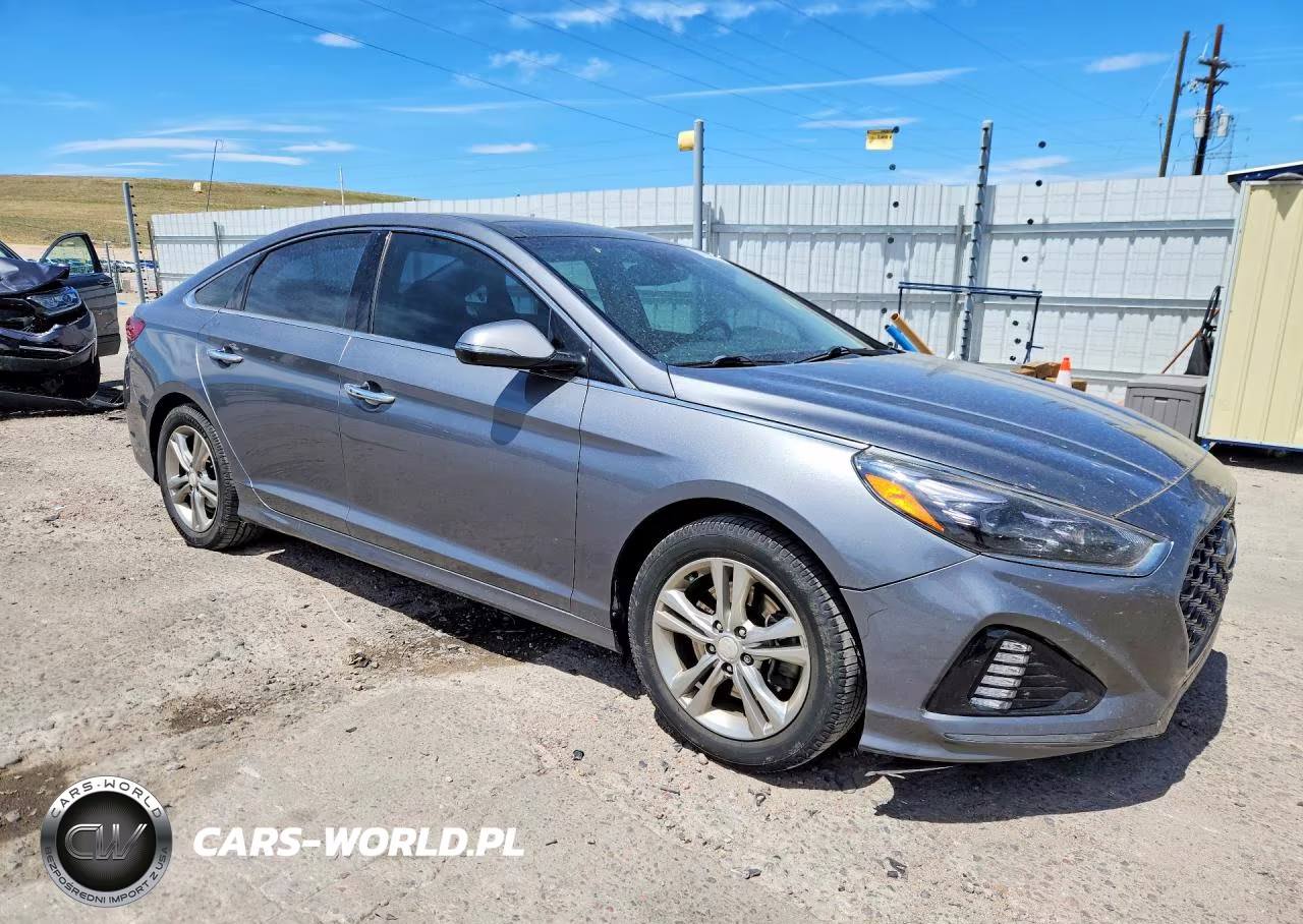 2018 Hyundai Sonata Limited VIN:5NPE34AFXJH707599 - 4