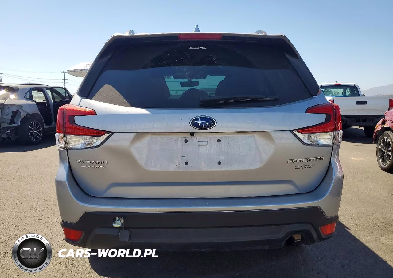 2023 Subaru Forester Premium VIN:JF2SKADC9PH502063 - 6