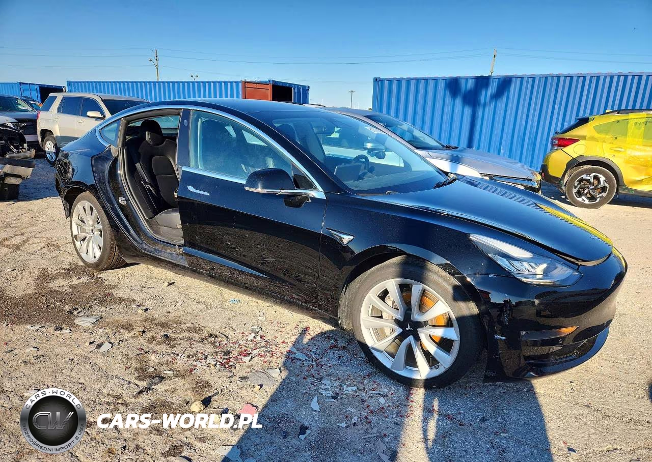 2019 Tesla Model 3 VIN:5YJ3E1EBXKF453335 - 4