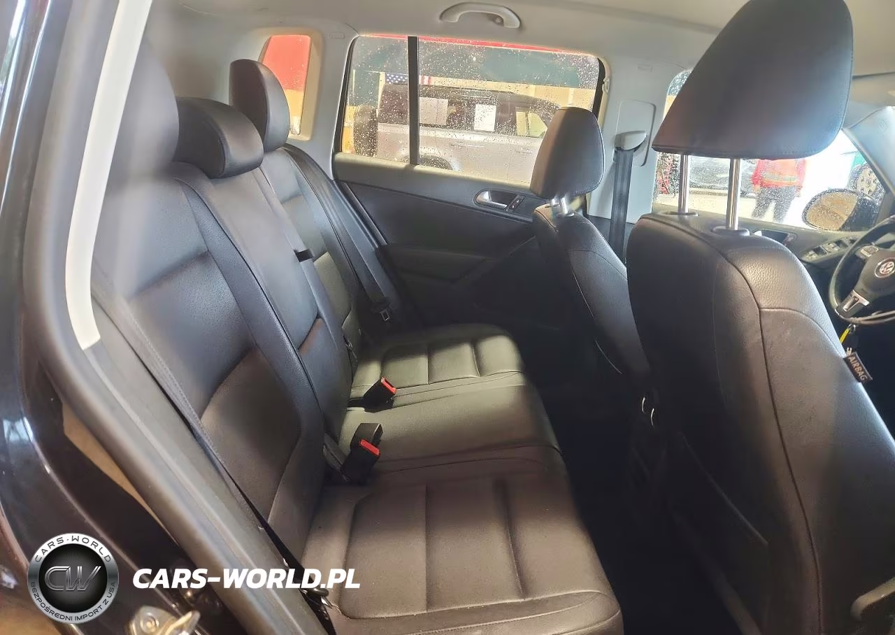 2017 Volkswagen Tiguan S VIN:WVGBV7AX9HK023237 - 11