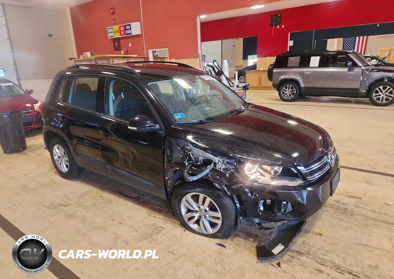 2017 Volkswagen Tiguan S VIN:WVGBV7AX9HK023237 - 4