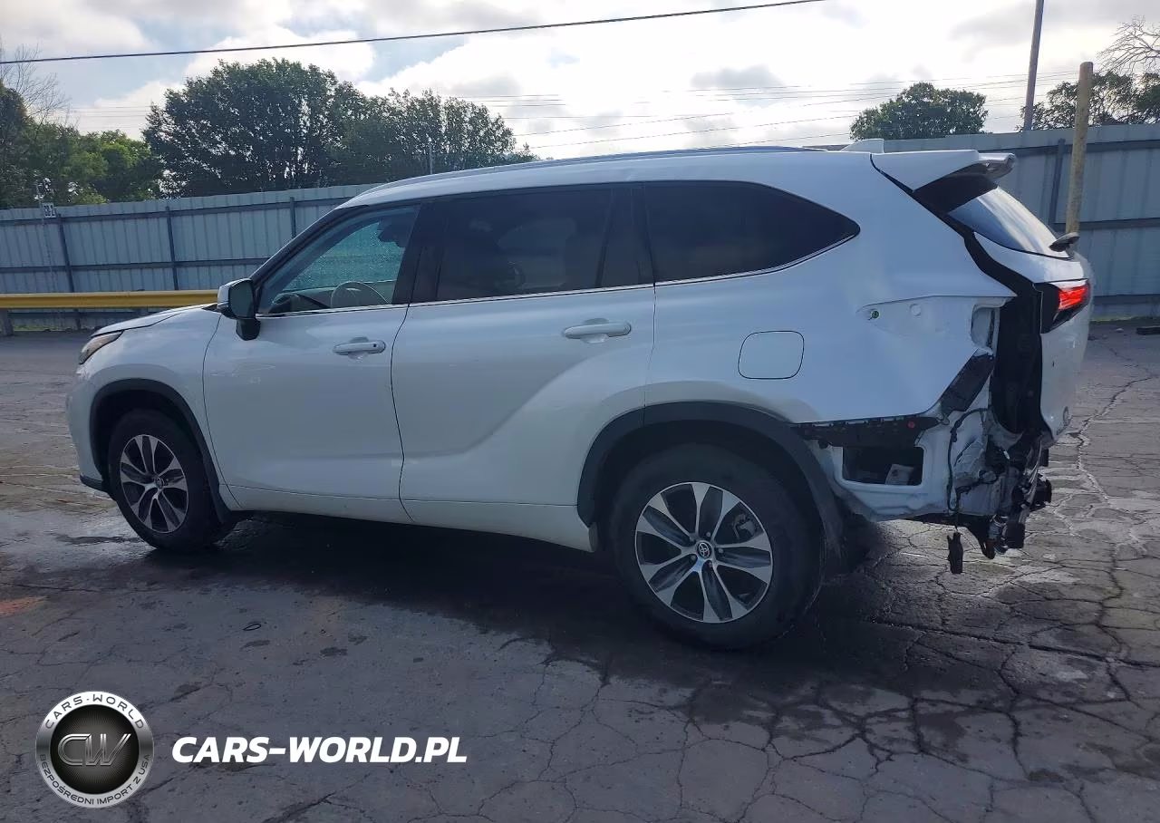 2021 Toyota Highlander Xle VIN:5TDGZRBH4MS137618 - 2