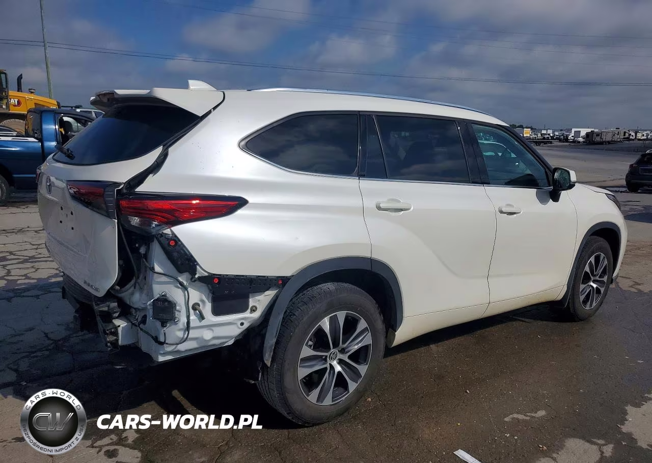 2021 Toyota Highlander Xle VIN:5TDGZRBH4MS137618 - 3