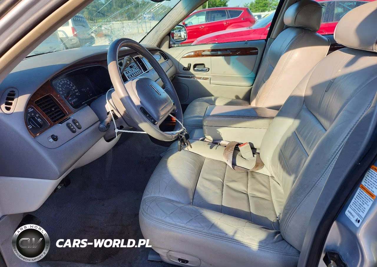 2002 Lincoln Town Car Executive VIN:1LNHM81W82Y661350 - 7