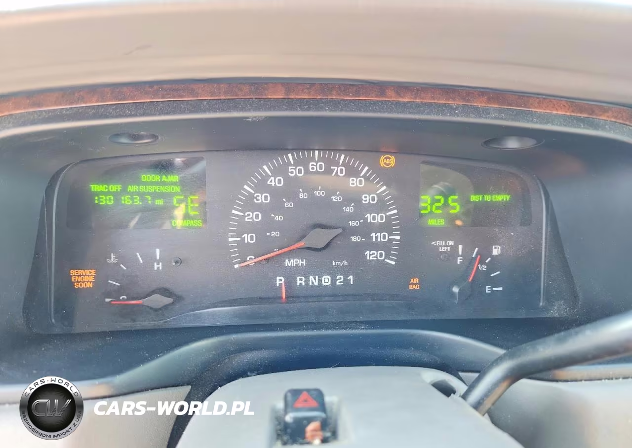 2002 Lincoln Town Car Executive VIN:1LNHM81W82Y661350 - 9