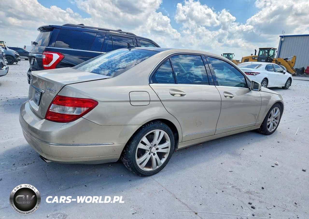 2011 Mercedes-Benz C 300 4Matic VIN:WDDGF8BB3BR138730 - 3