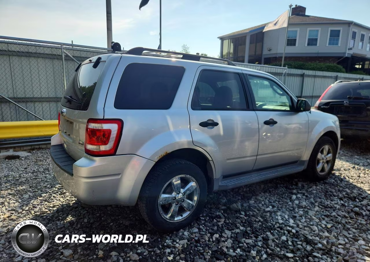 2011 Ford Escape Xlt VIN:1FMCU9DG2BKA21707 - 3