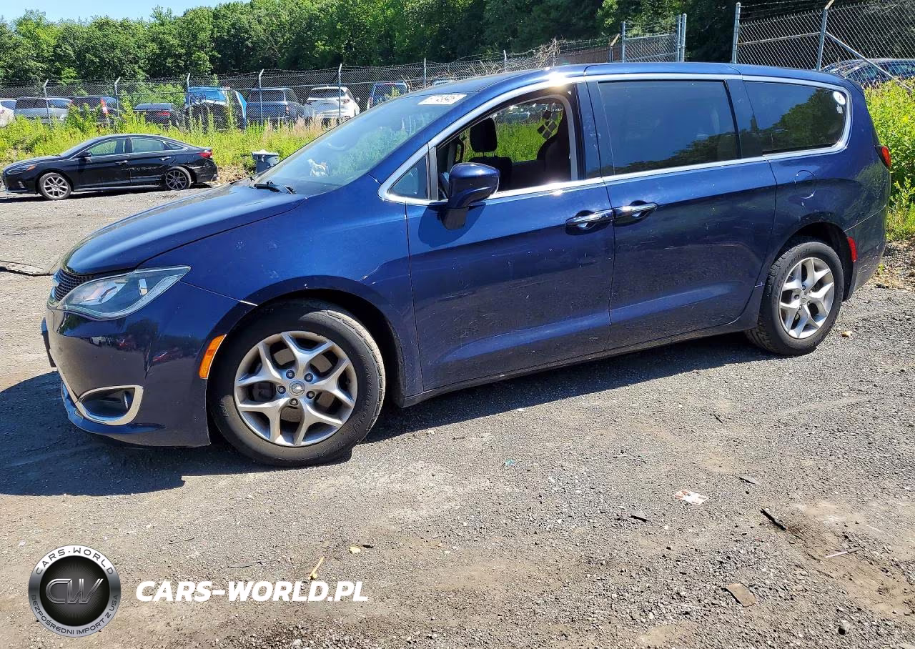 2018 Chrysler Pacifica Touring Plus – zdjęcie 1 z 13