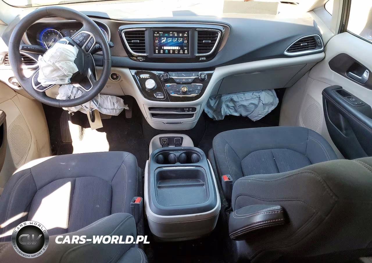 2018 Chrysler Pacifica Touring Plus VIN:2C4RC1FG9JR351750 - 8