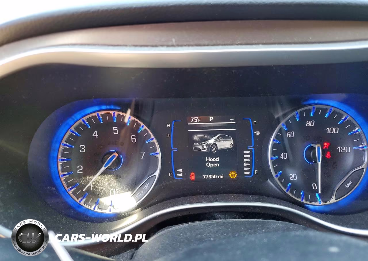 2018 Chrysler Pacifica Touring Plus VIN:2C4RC1FG9JR351750 - 9