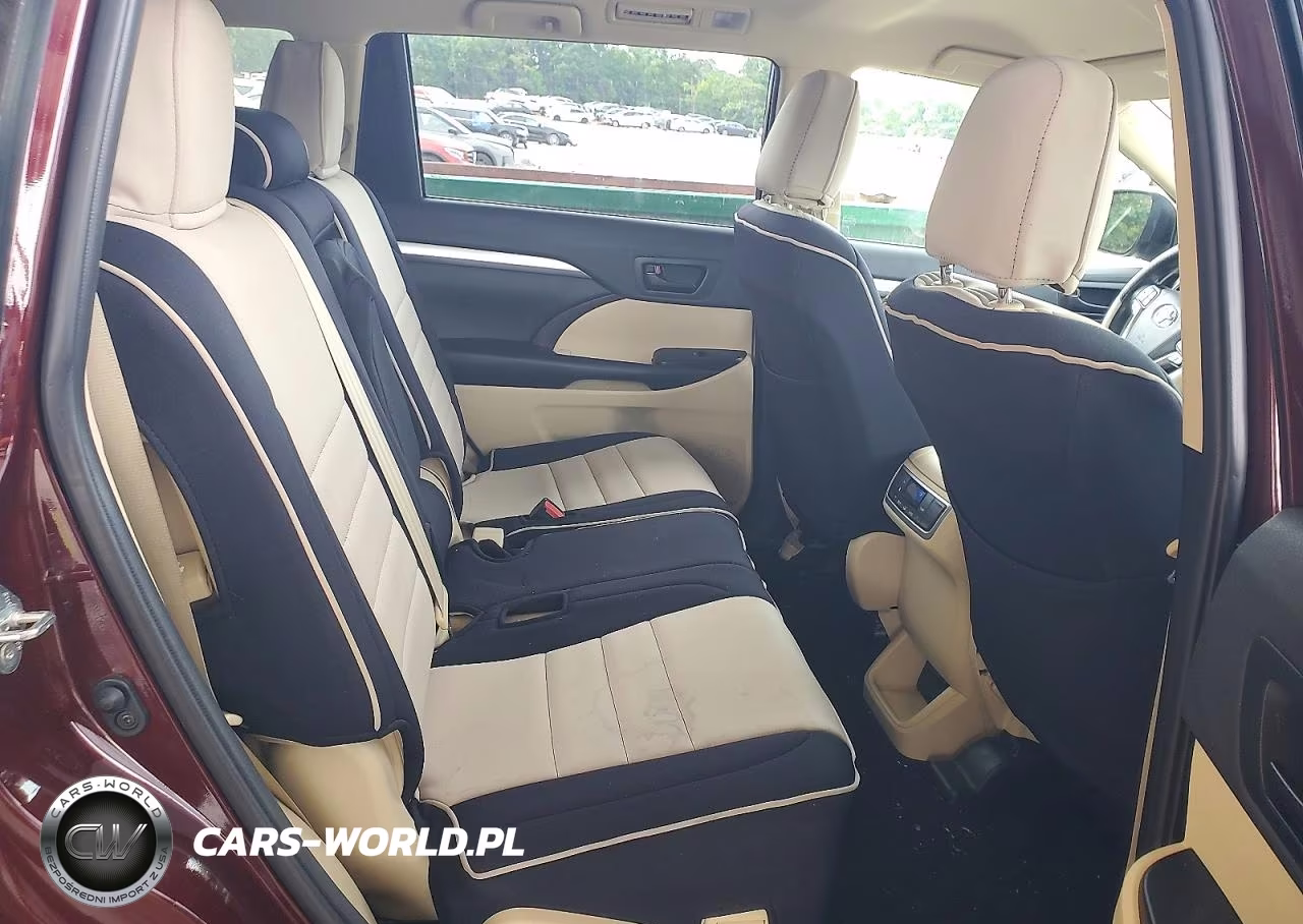 2019 Toyota Highlander Le Plus VIN:5TDZZRFH0KS363543 - 10
