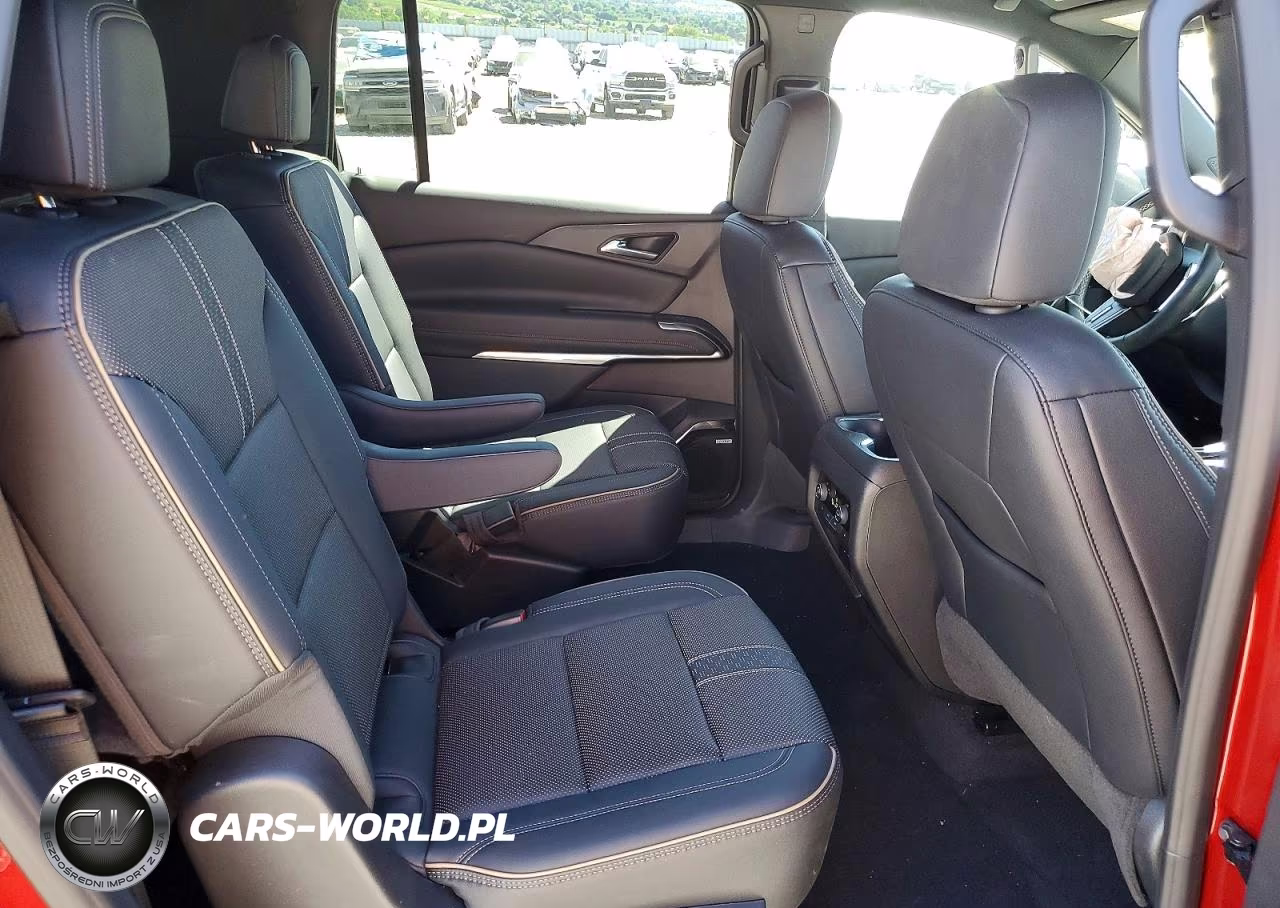2026 Chevrolet Traverse High Country VIN:1GNEVKKS3TJ108040 - 10