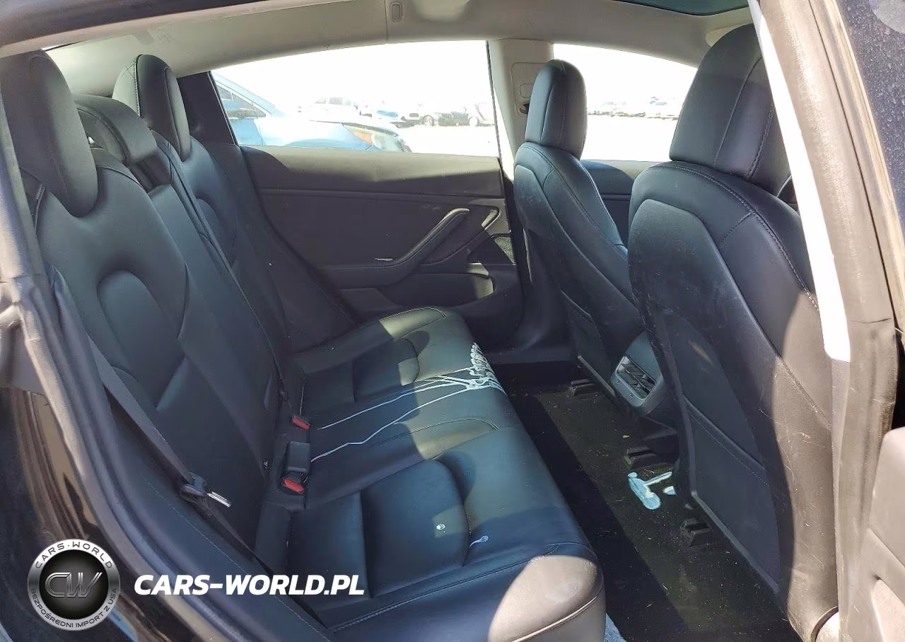 2018 Tesla Model 3 VIN:5YJ3E1EA4JF165705 - 10