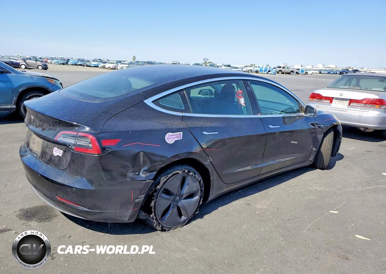 2018 Tesla Model 3 VIN:5YJ3E1EA4JF165705 - 3