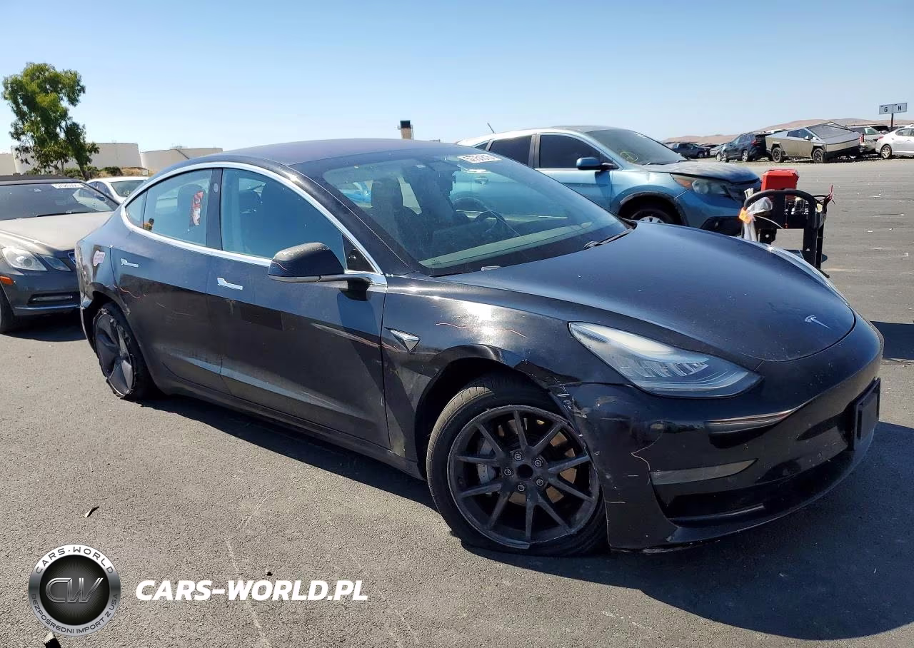 2018 Tesla Model 3 VIN:5YJ3E1EA4JF165705 - 4
