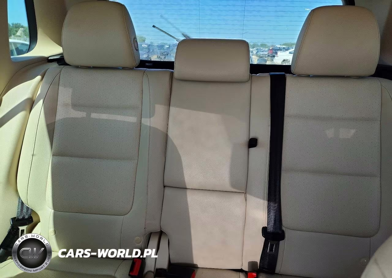 2017 Volkswagen Tiguan S VIN:WVGAV7AX5HK026552 - 10