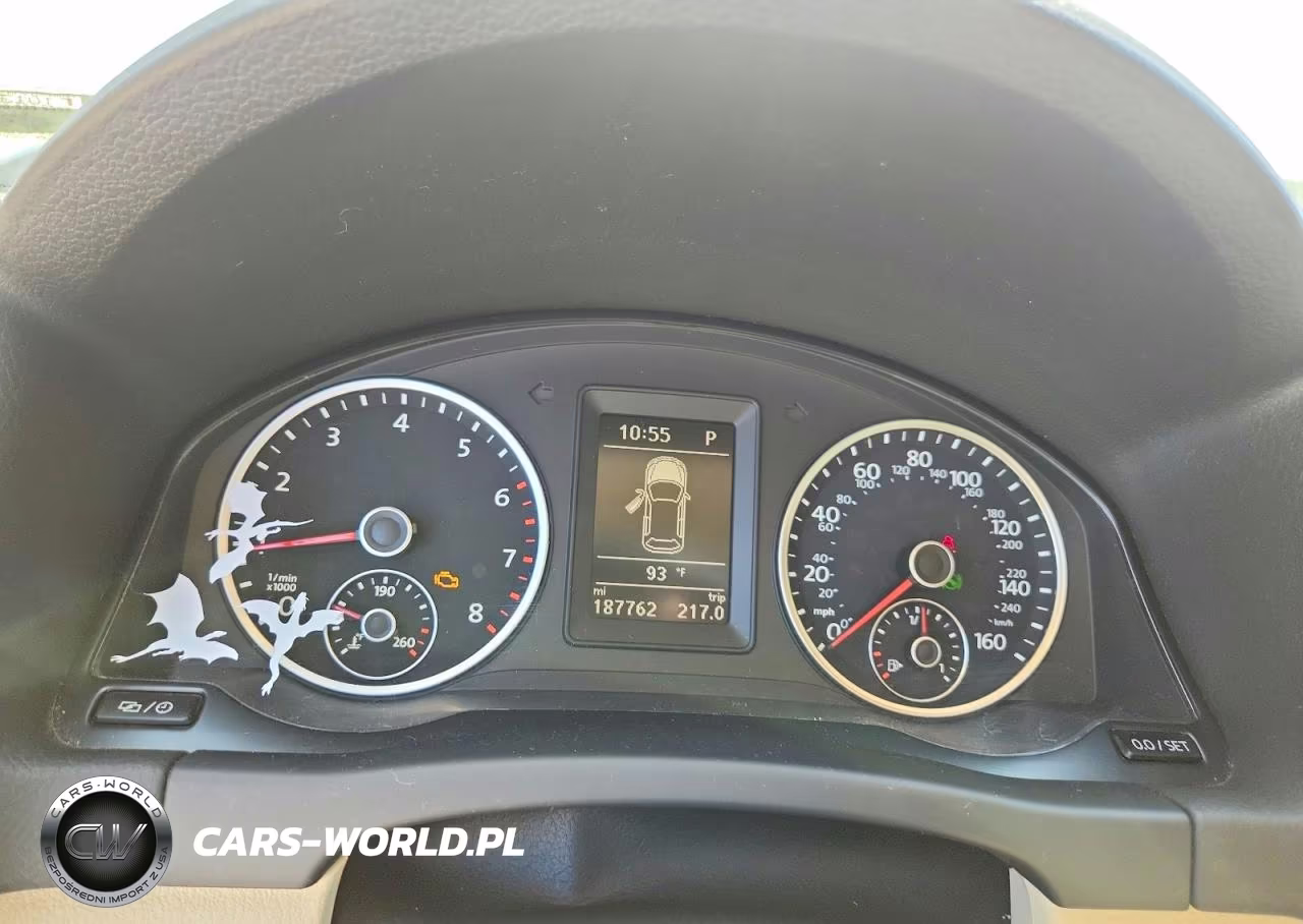 2017 Volkswagen Tiguan S VIN:WVGAV7AX5HK026552 - 9