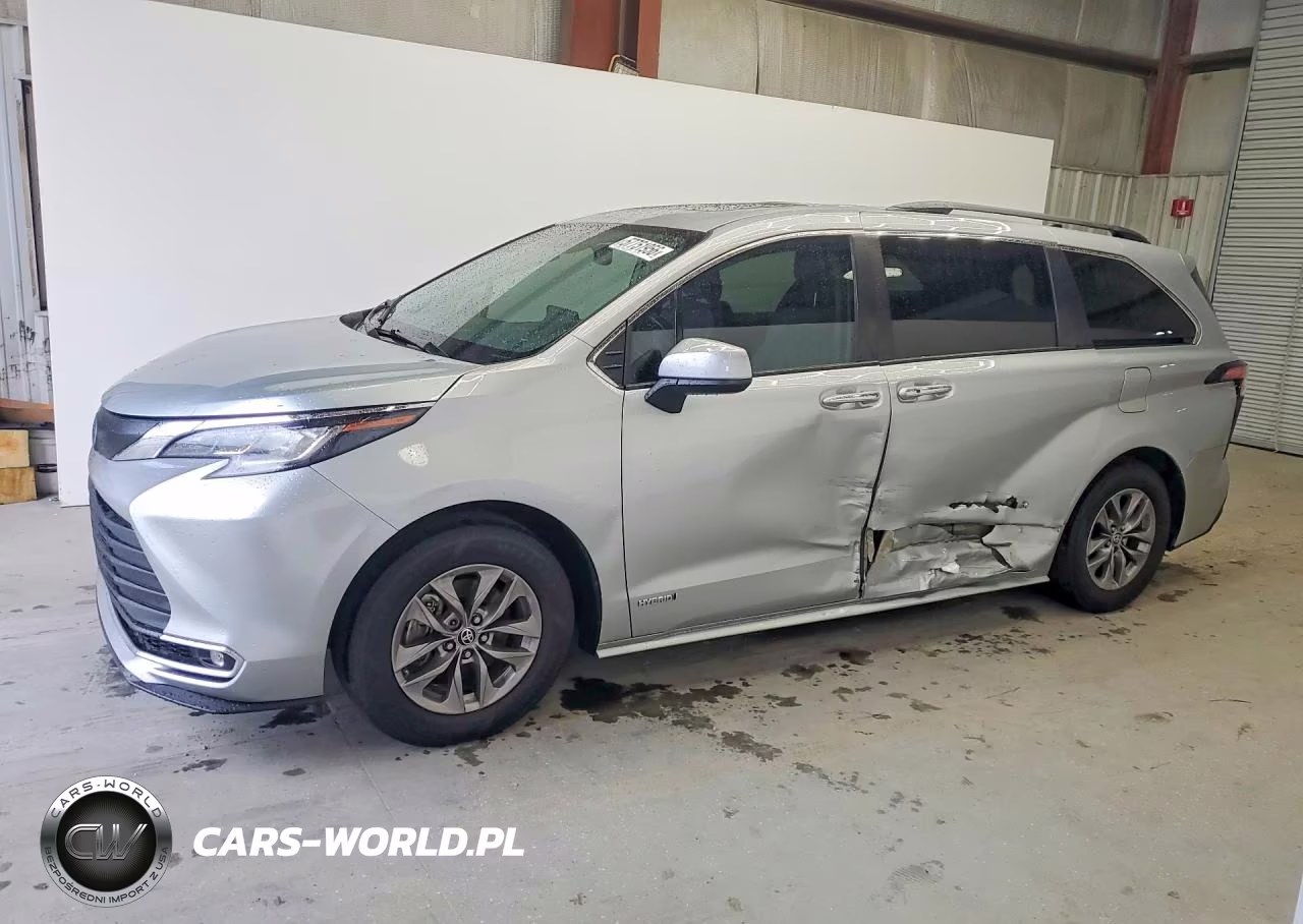 2021 Toyota Sienna Xle – zdjęcie 1 z 13