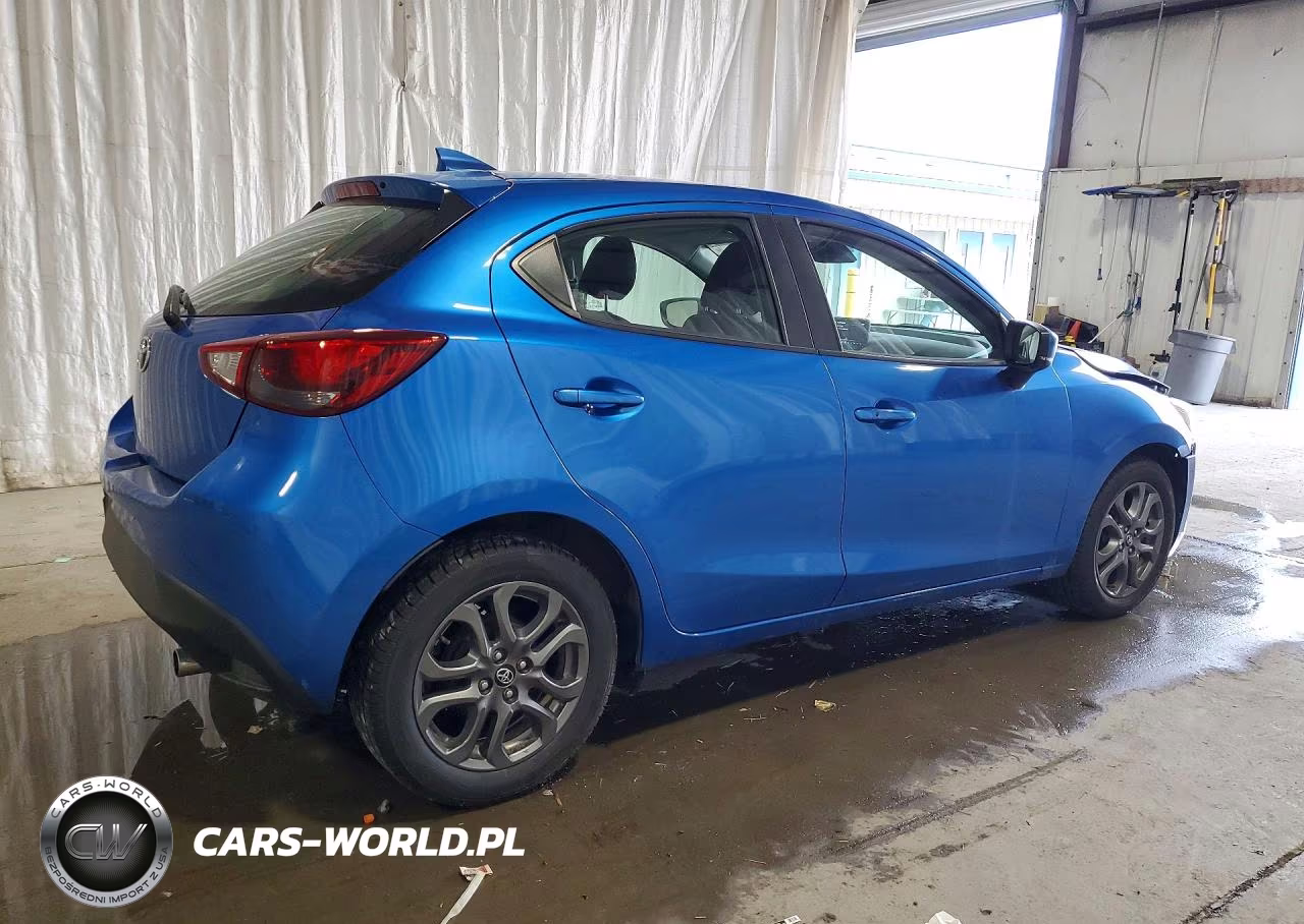 2020 Toyota Yaris Hatchback Le VIN:3MYDLBJV3LY700721 - 3