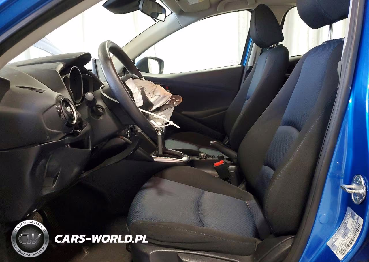 2020 Toyota Yaris Hatchback Le VIN:3MYDLBJV3LY700721 - 7