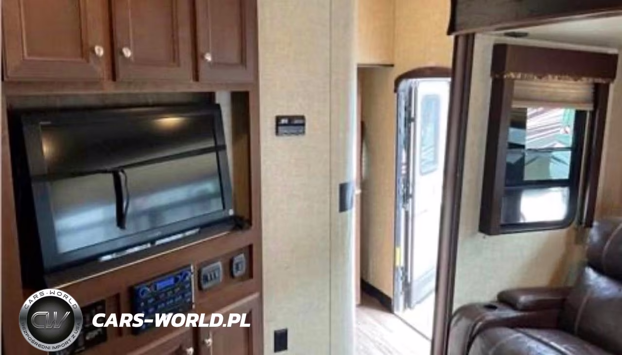 2015 Keystone Keystone Toy Hauler Camper VIN:4YDT30328FF815535 - 9
