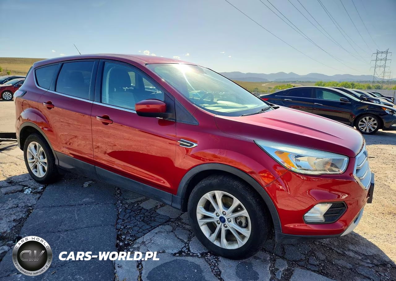 2017 Ford Escape Se VIN:1FMCU9GD5HUC38571 - 4