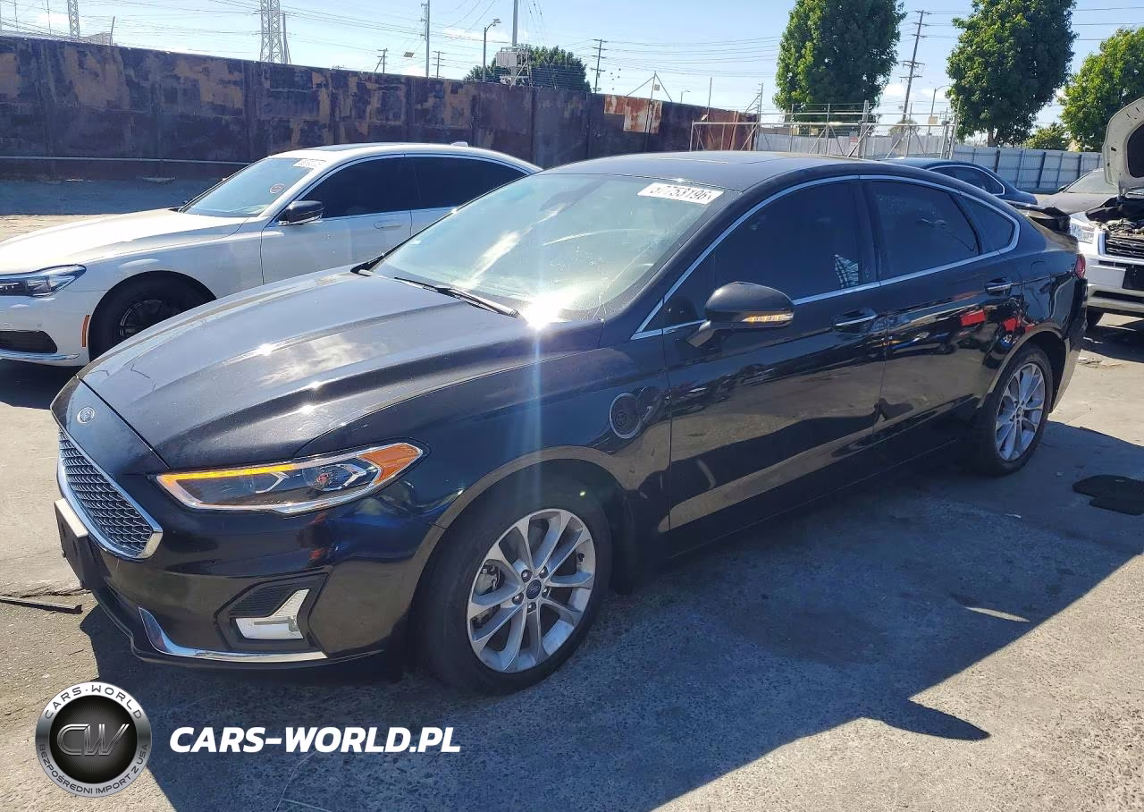 2020 Ford Fusion Titanium – zdjęcie 1 z 12
