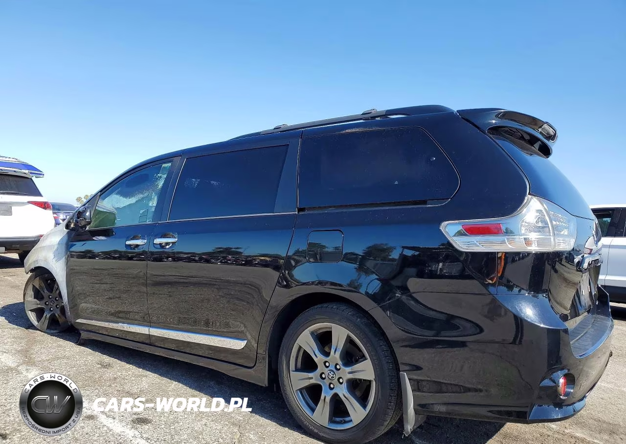 2018 Toyota Sienna Se 8-Passenger VIN:5TDXZ3DC5JS961721 - 2